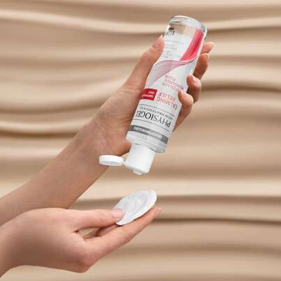 Sie sehen eine Packung PHYSIOGEL Calming Relief Mizellen Reinigungsfluid für empfindliche Haut, Produktbild: 07 PHYSIOGEL Calming Relief Mizellen Reinigungsfluid für empfindliche Haut, A-Nr.: 5388411 - 07